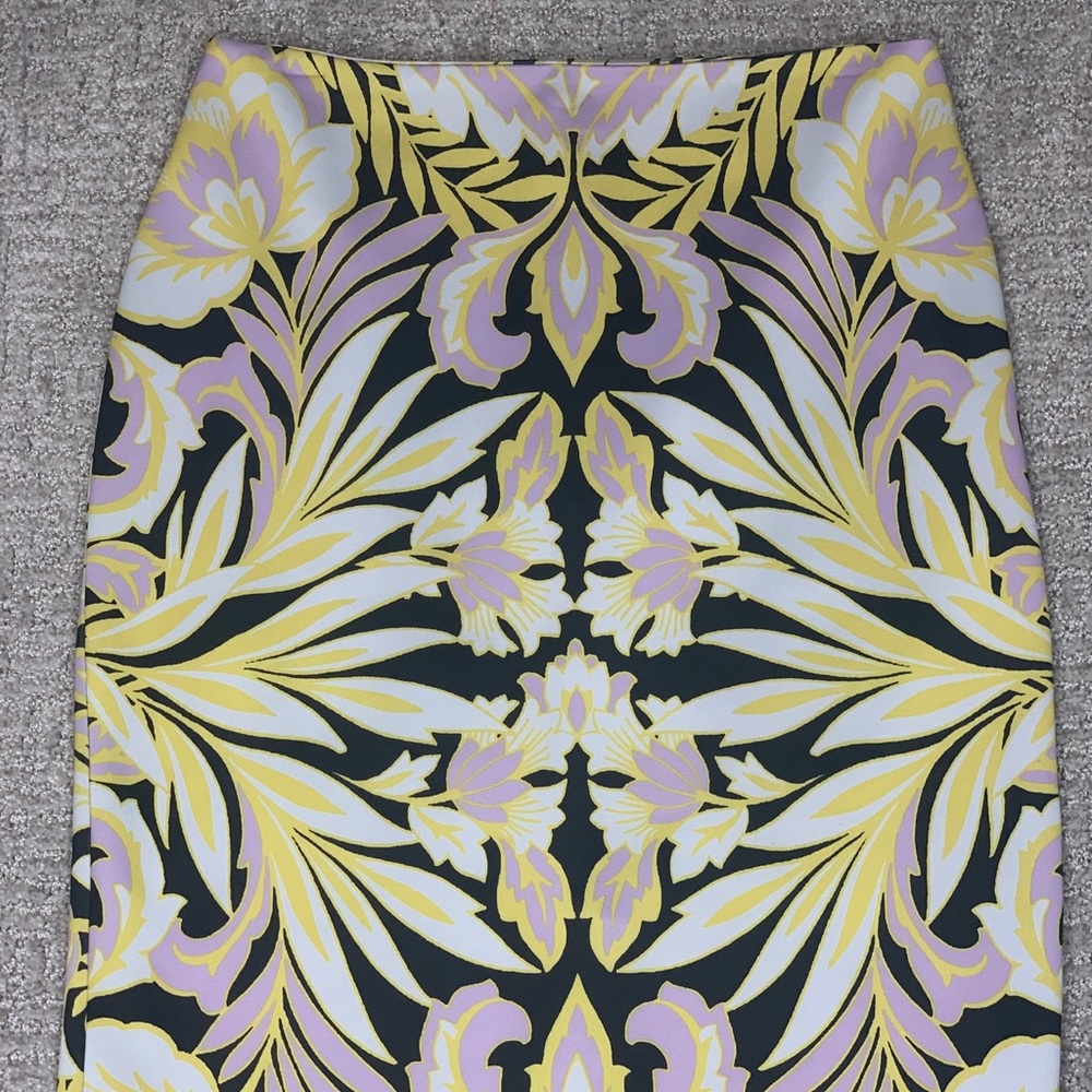 Printed pencil skirt